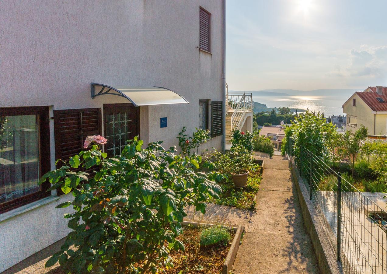 Apartment Domijan By El-Pi Tours Njivice Ngoại thất bức ảnh