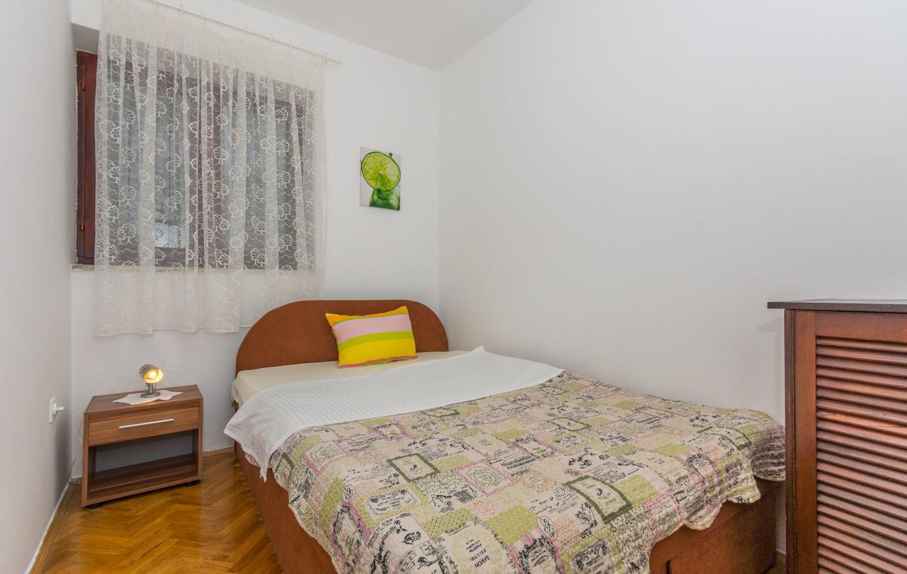 Apartment Domijan By El-Pi Tours Njivice Ngoại thất bức ảnh